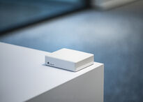 gallery_BT-Box-E-HD-white-lifestyle-Easy-Resize-com