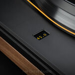 gallery_0001-MoFi-MasterDeck-Turntable-Detail-02-SpeedWindow