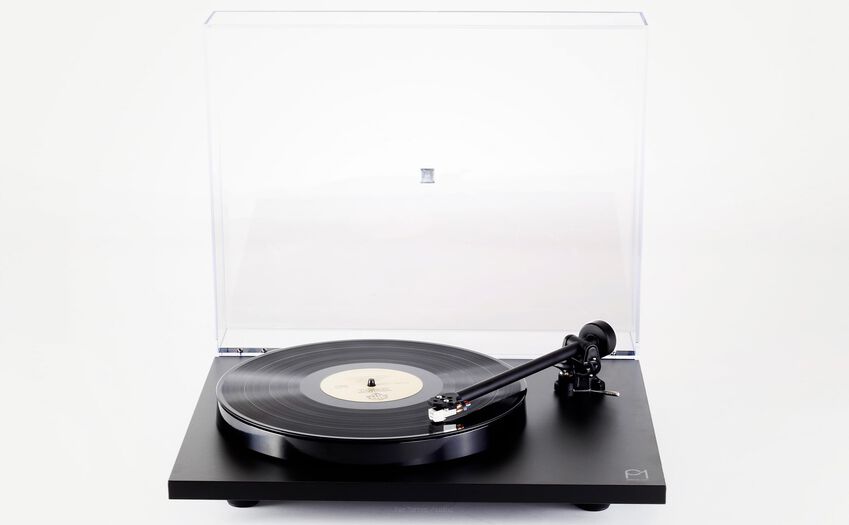 Gramofon Rega Planar 1 Black Matt